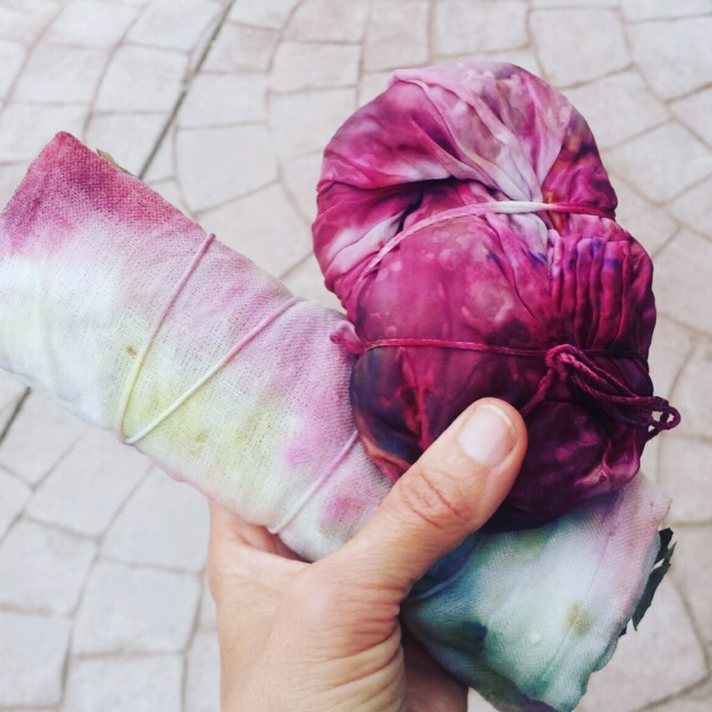 Eco dyeing in bundles 